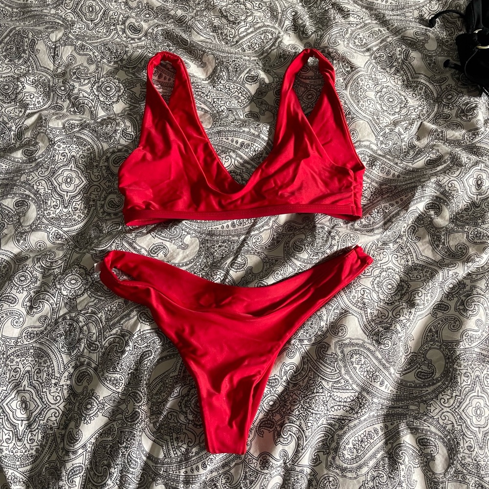 SHEIN red scoop top bikini set